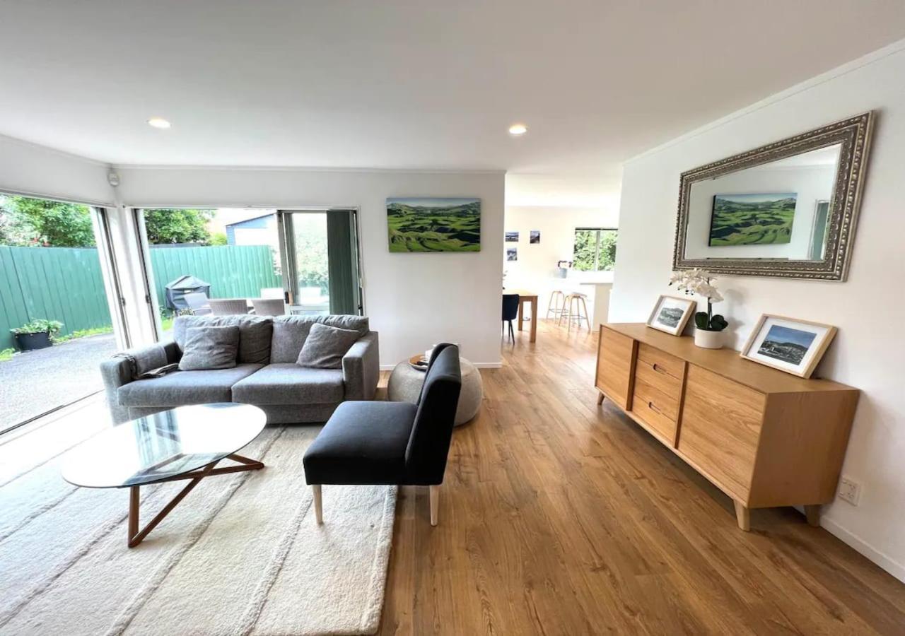 Private And Sunny 3-Bedroom Home With Parking Auckland Exteriör bild