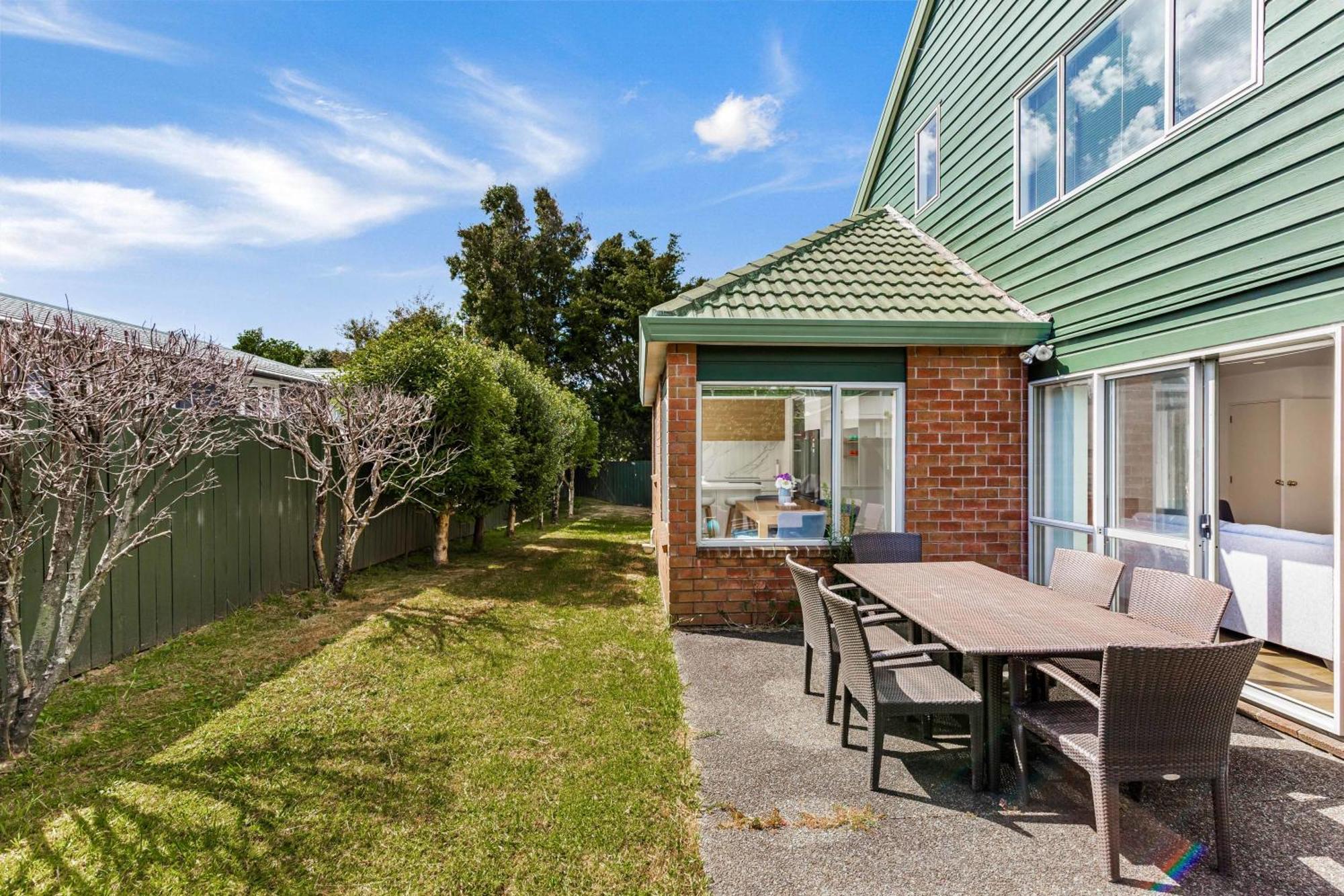 Private And Sunny 3-Bedroom Home With Parking Auckland Exteriör bild